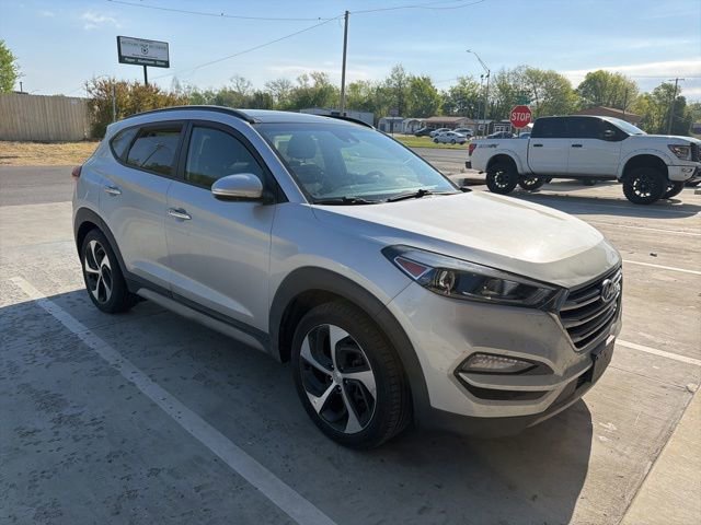 Used 2017 Hyundai Tucson Limited w/ Limited Ultimate Package 03