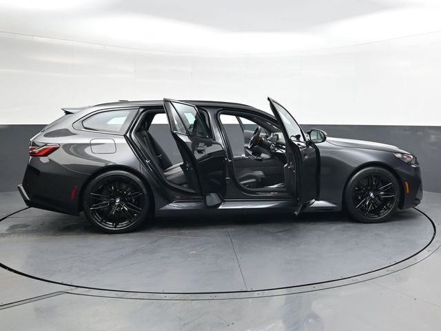 Used 2026 BMW M5 Touring image 38