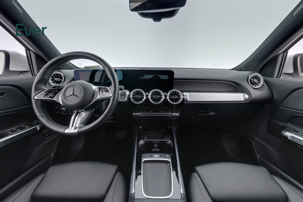 Used 2024 Mercedes-Benz EQB 250+ w/ Driver Assistance Package image 26
