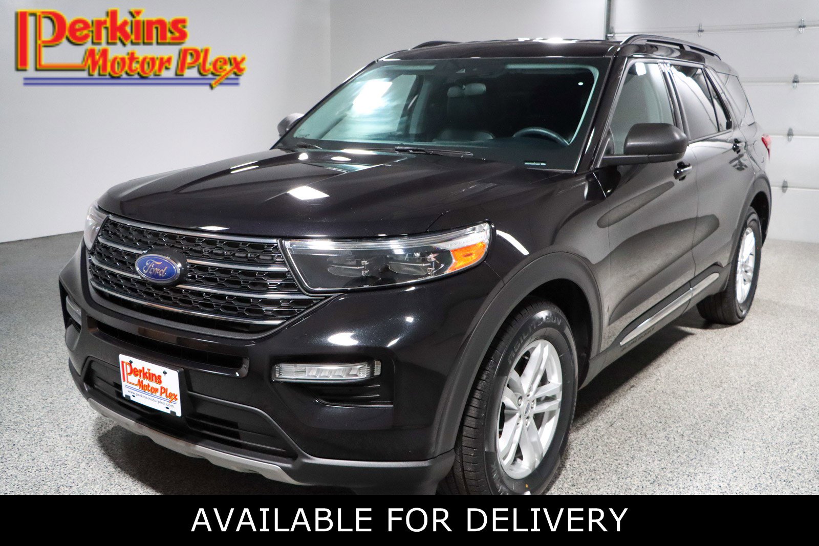 Used 2023 Ford Explorer XLT w/ Equipment Group 202A RWD image 1