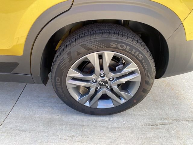 Used 2023 Kia Seltos S AWD/4WD image 12