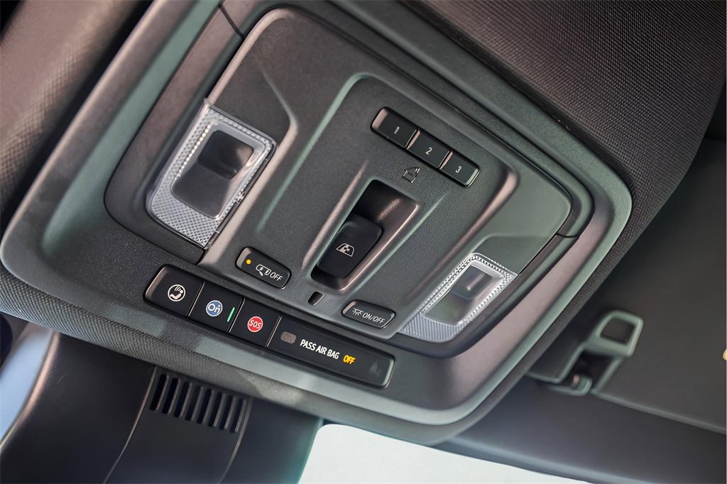 Certified 2025 Chevrolet Silverado 1500 ZR2 w/ Technology Package image 24