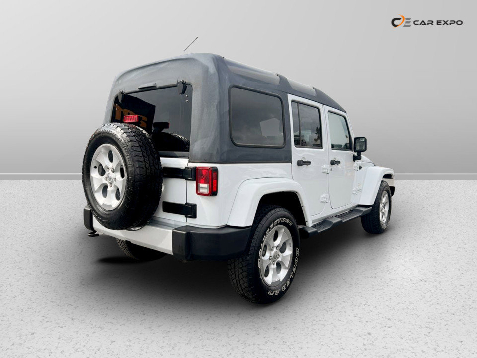 Used 2015 Jeep Wrangler Unlimited Sahara w/ Connectivity Group image 6