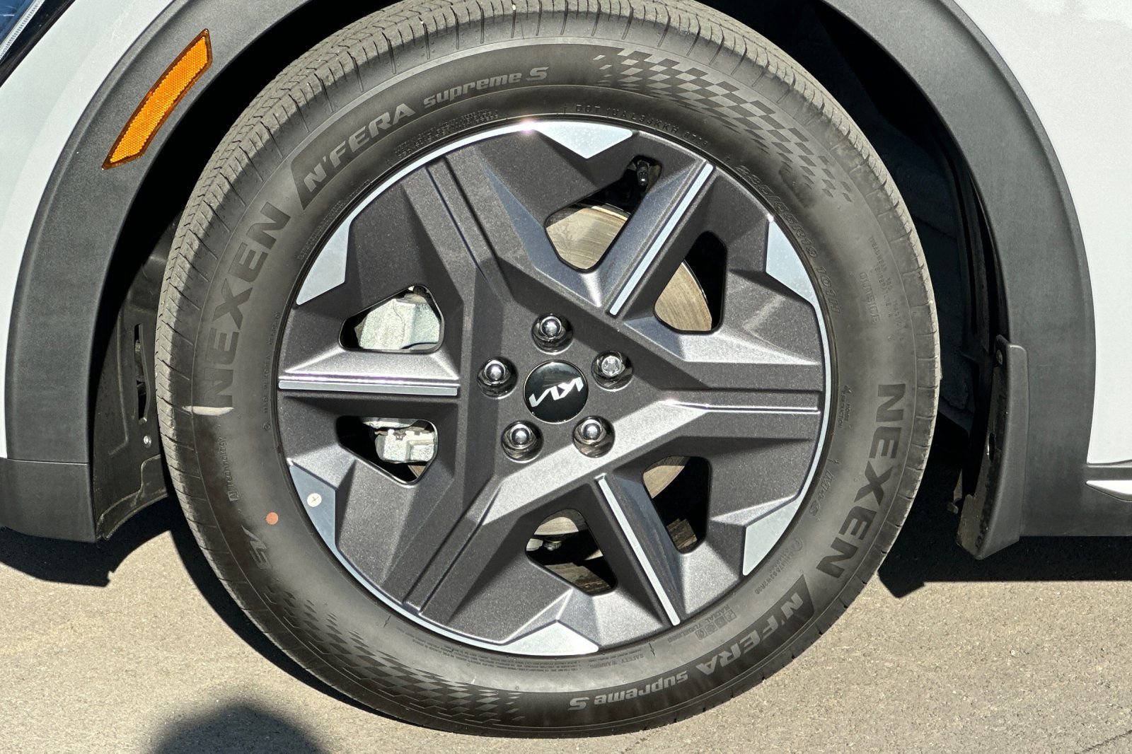 Used 2025 Kia EV6 Light image 46