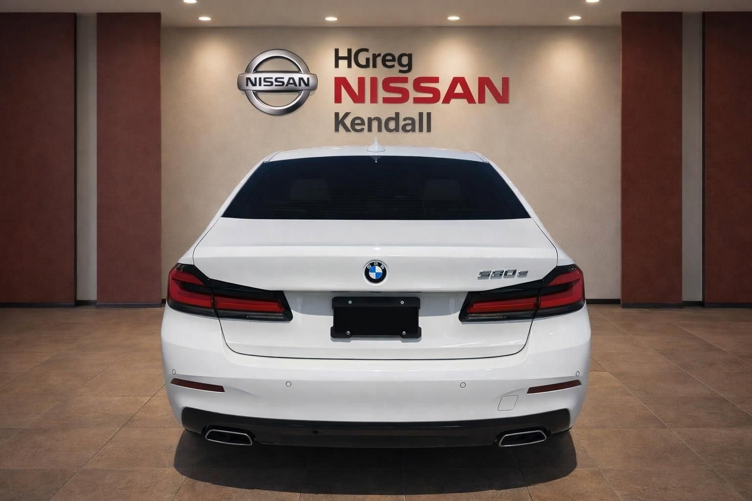 Used 2022 BMW 530e w/ Premium Package RWD image 6