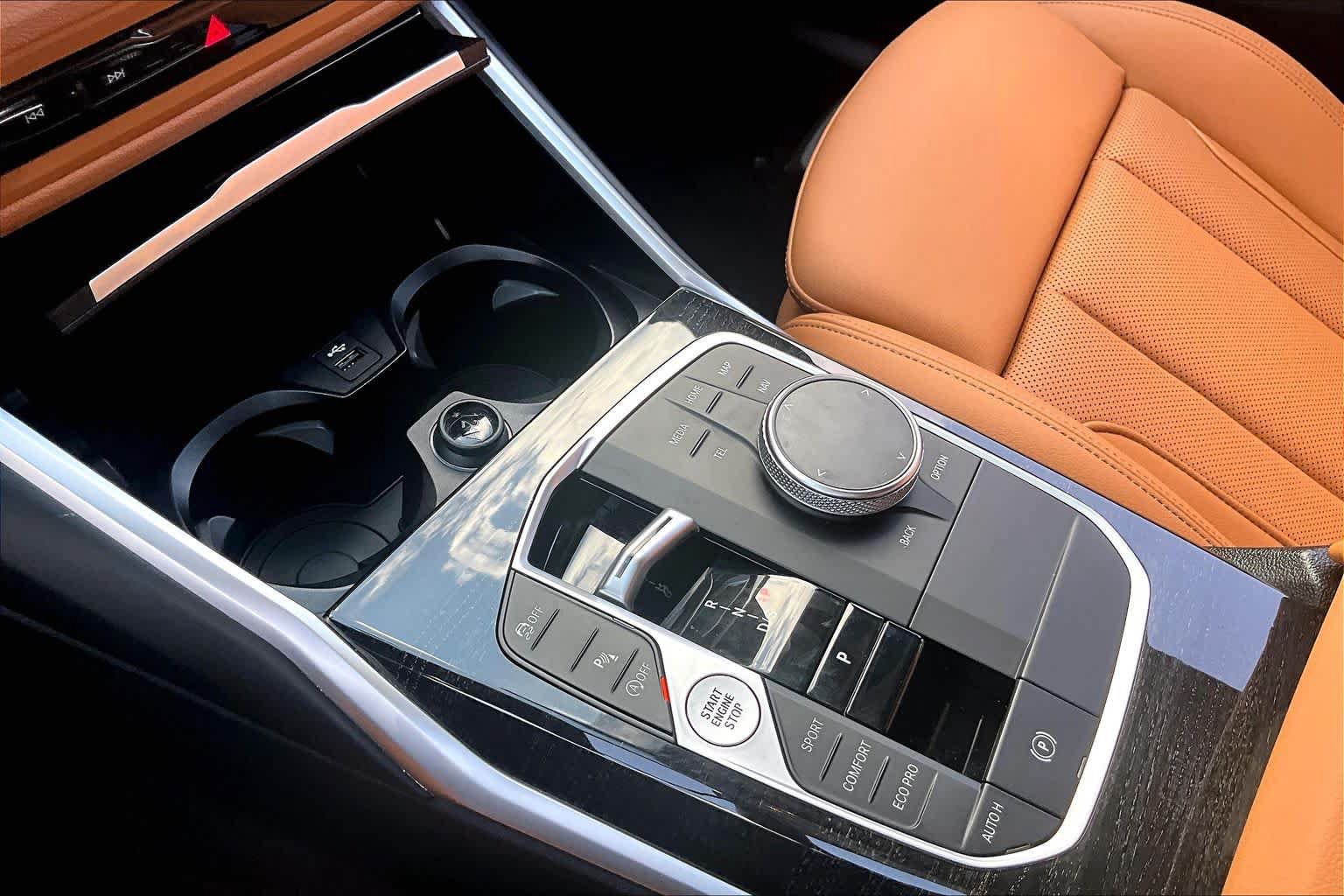 Used 2024 BMW 330i Sedan w/ Convenience Package RWD image 15