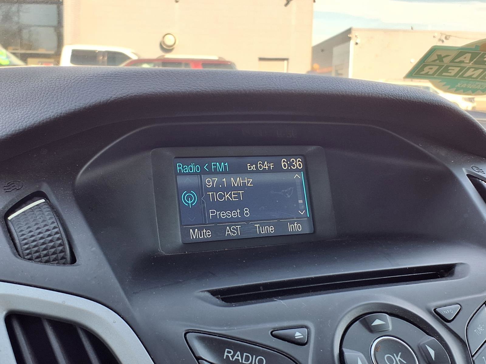 Used 2014 Ford Focus SE w/ SE Winter Package image 10