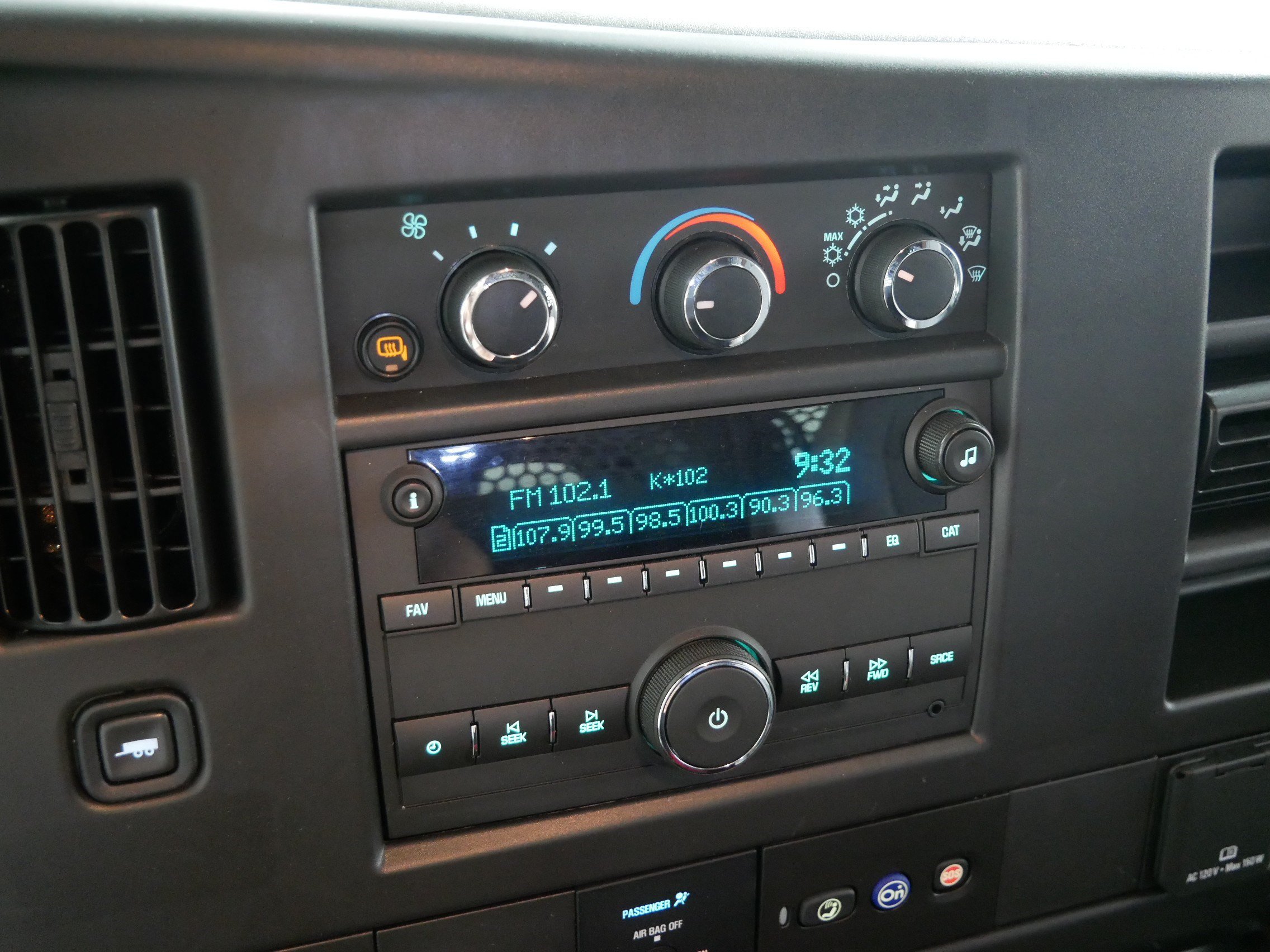 Used 2025 Chevrolet Express 2500 w/ Driver Convenience Package RWD image 22