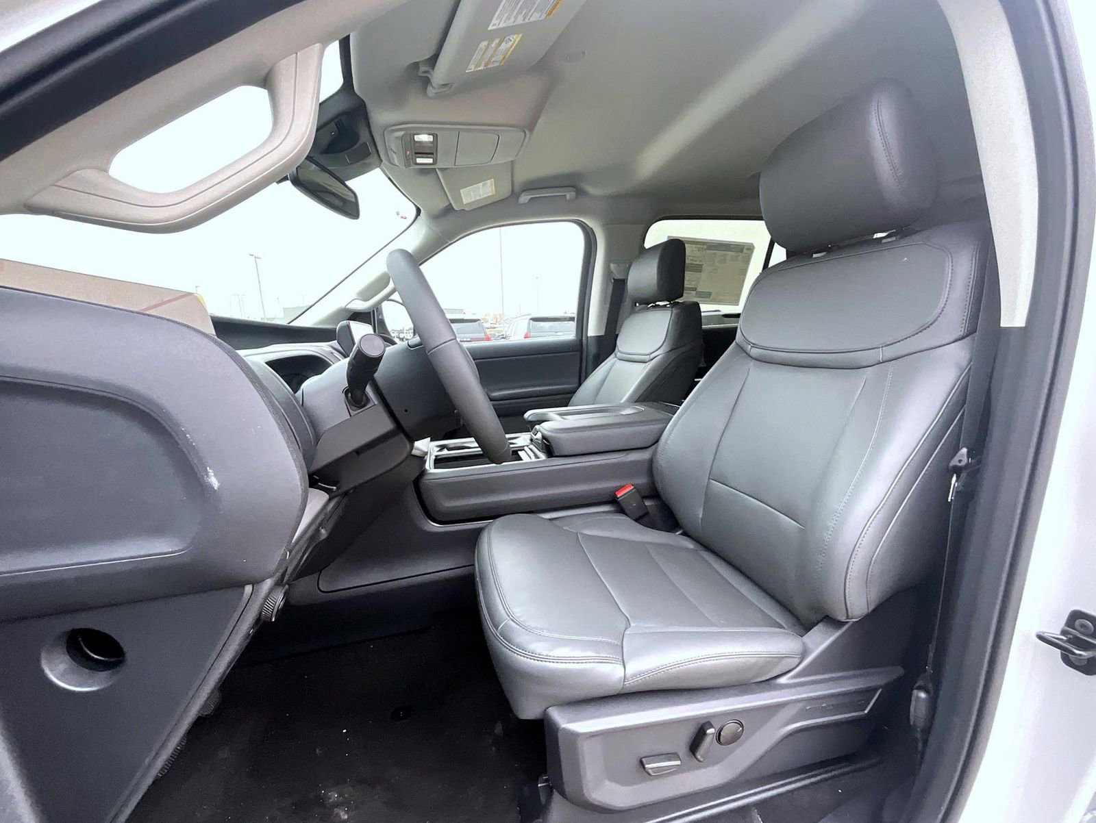 New 2026 Ford Expedition Active image 9