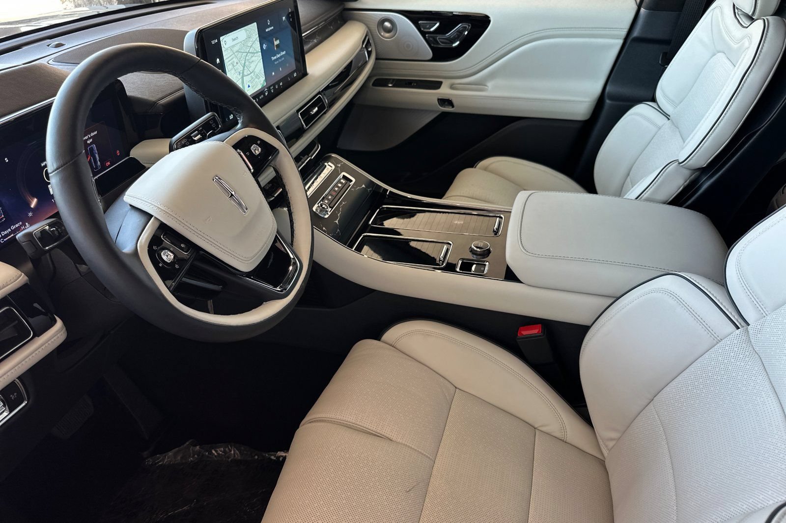 New 2026 Lincoln Aviator Black Label w/ Black Label Special Edition AWD/4WD image 9