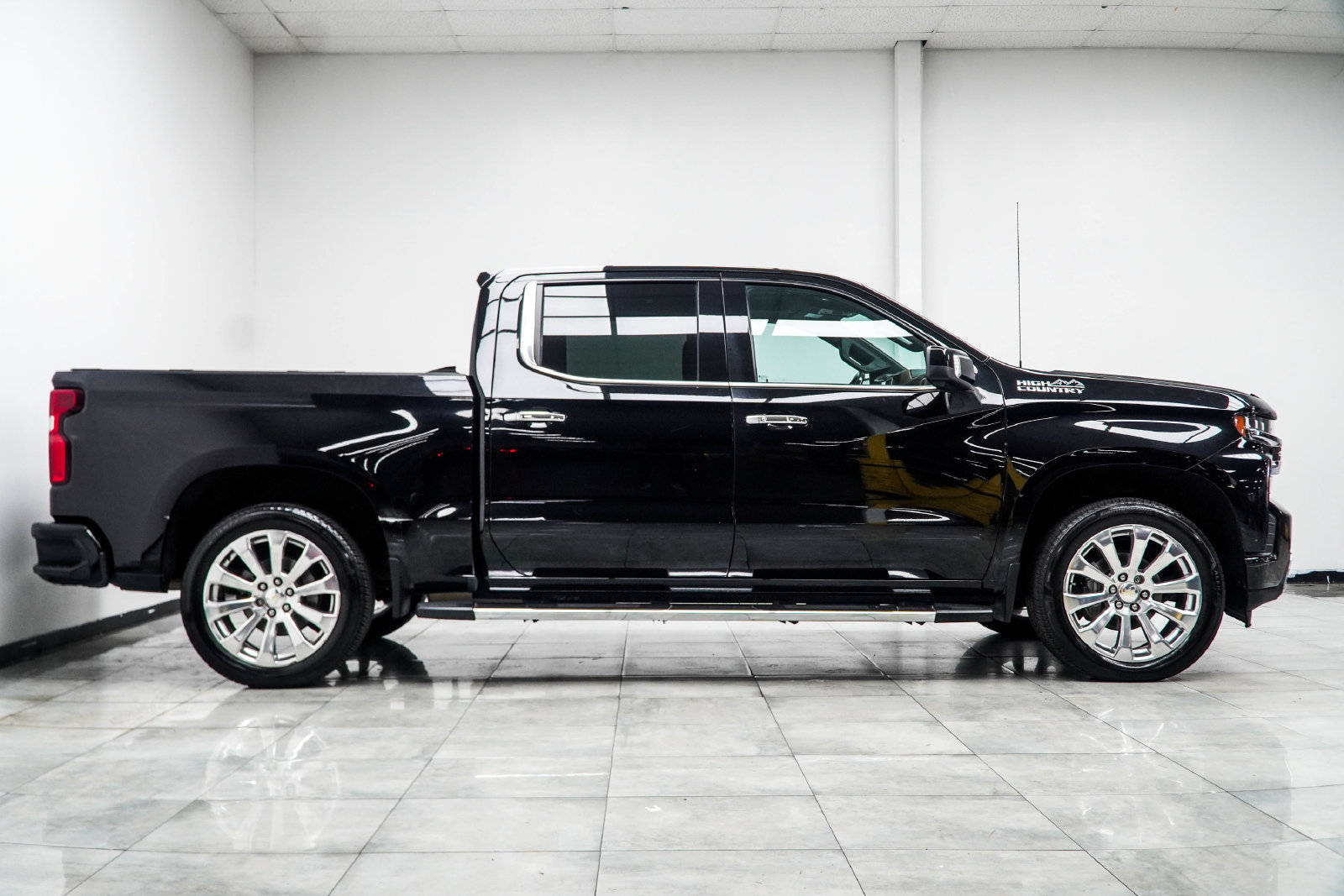 Used 2021 Chevrolet Silverado 1500 High Country AWD/4WD image 7