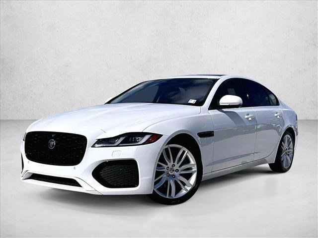 Used 2021 Jaguar XF SE image 1