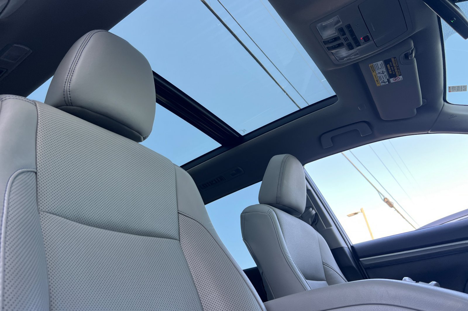 Certified 2019 Toyota Highlander Limited Platinum AWD/4WD image 16
