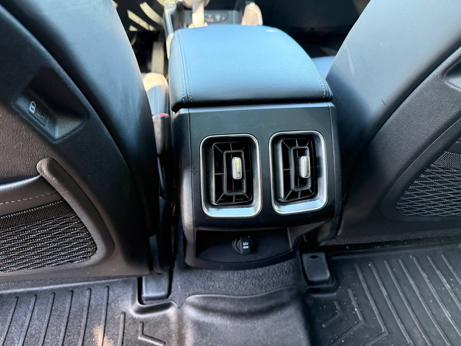 Used 2025 Kia Sorento S w/ Panoramic Sunroof Package FWD image 24