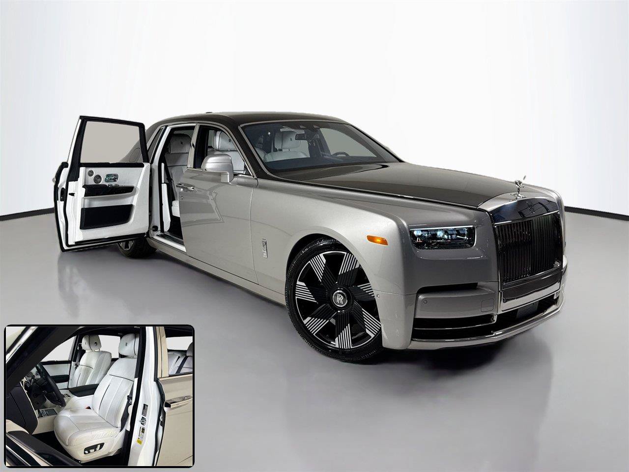 Used 2023 Rolls-Royce Phantom Sedan RWD image 2