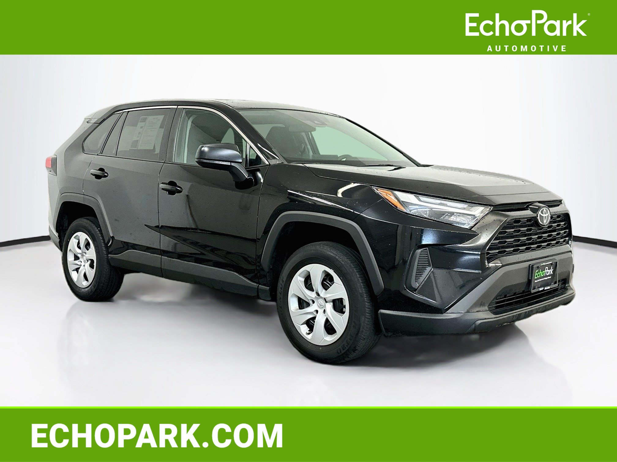 Used 2025 Toyota RAV4 LE AWD/4WD image 1