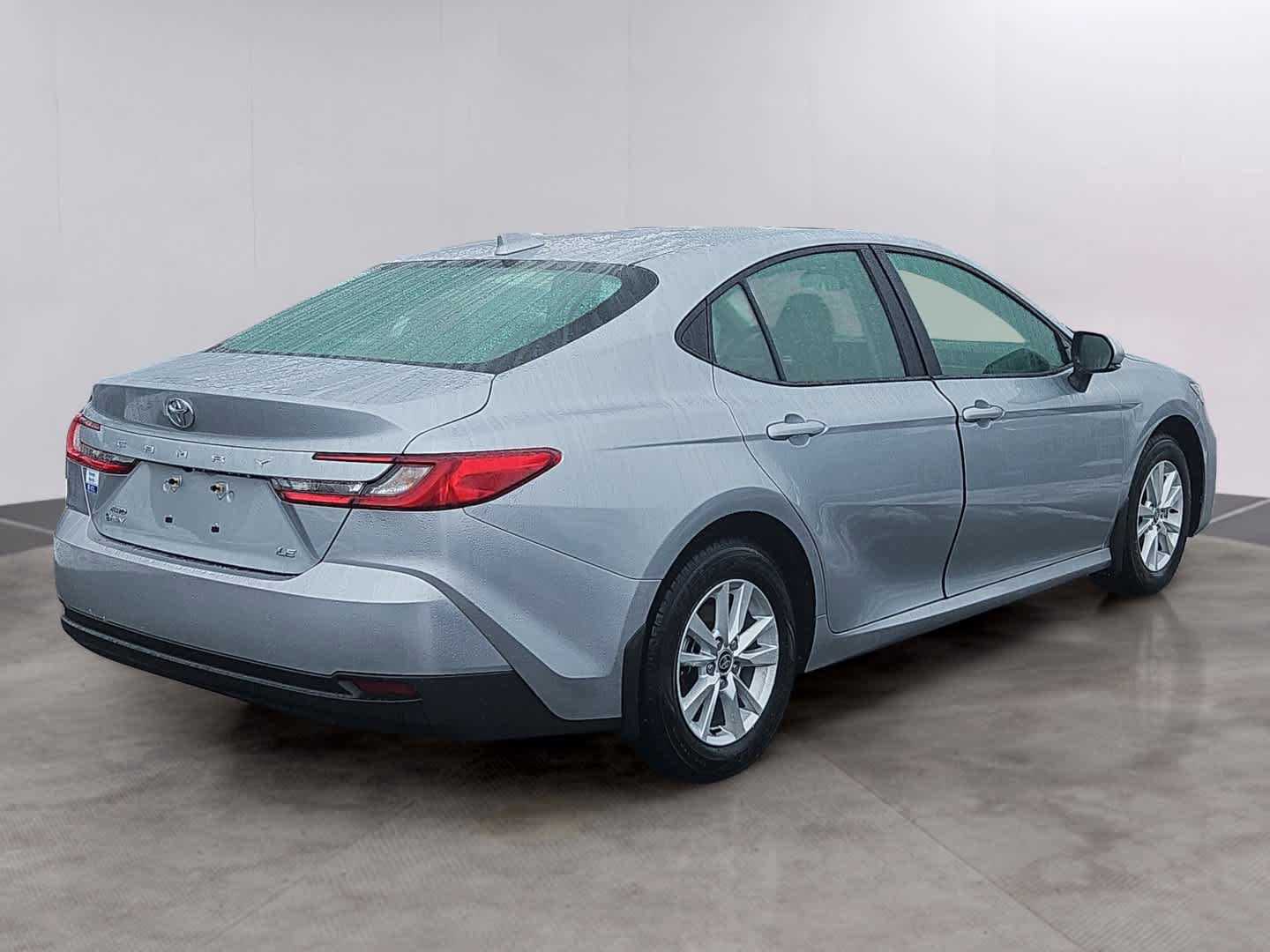Used 2025 Toyota Camry LE w/ Convenience Package AWD/4WD image 5