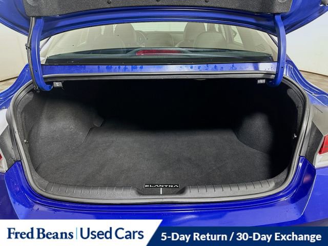 Used 2023 Hyundai Elantra Limited image 29