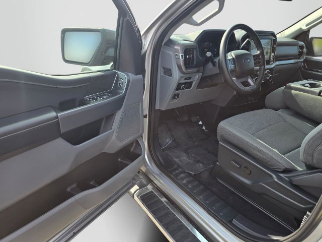 Used 2025 Ford F150 XLT w/ Equipment Group 301A Standard AWD/4WD image 19