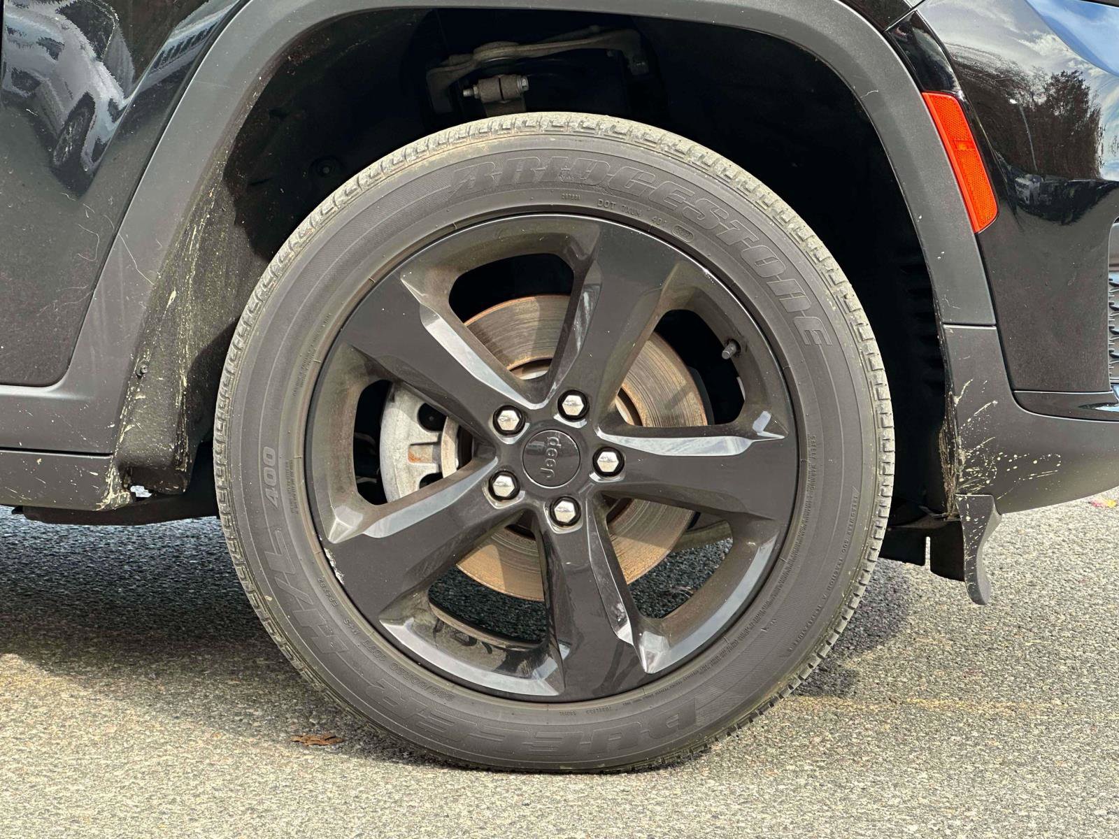 Used 2023 Jeep Grand Cherokee L Laredo image 7