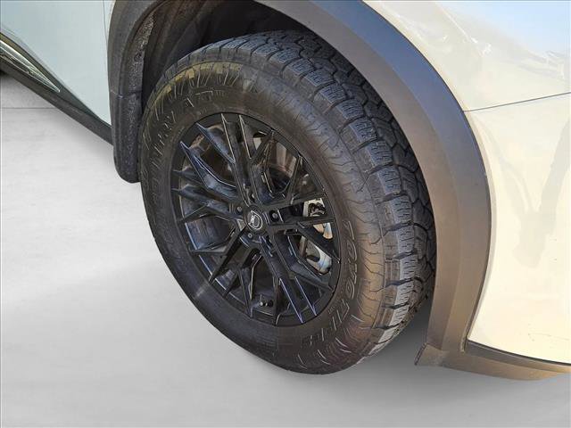 Used 2024 Nissan Pathfinder Platinum image 5