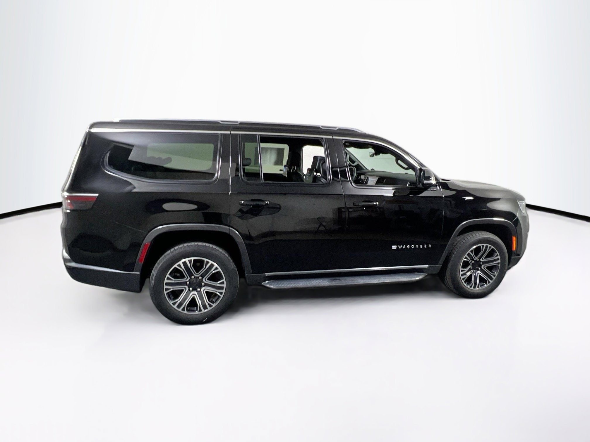 Used 2022 Jeep Wagoneer Series III w/ Rear Seat Video Group 1 image 4