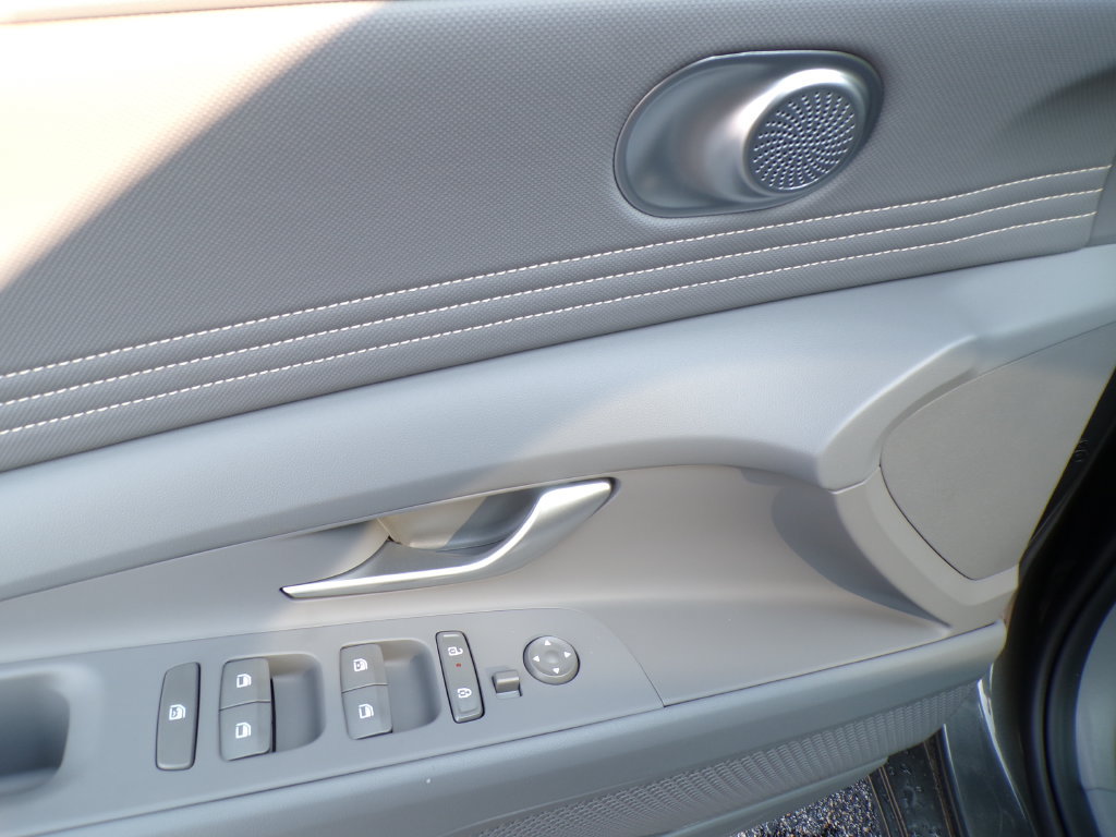 New 2026 Hyundai Elantra SEL Sport Premium FWD image 22