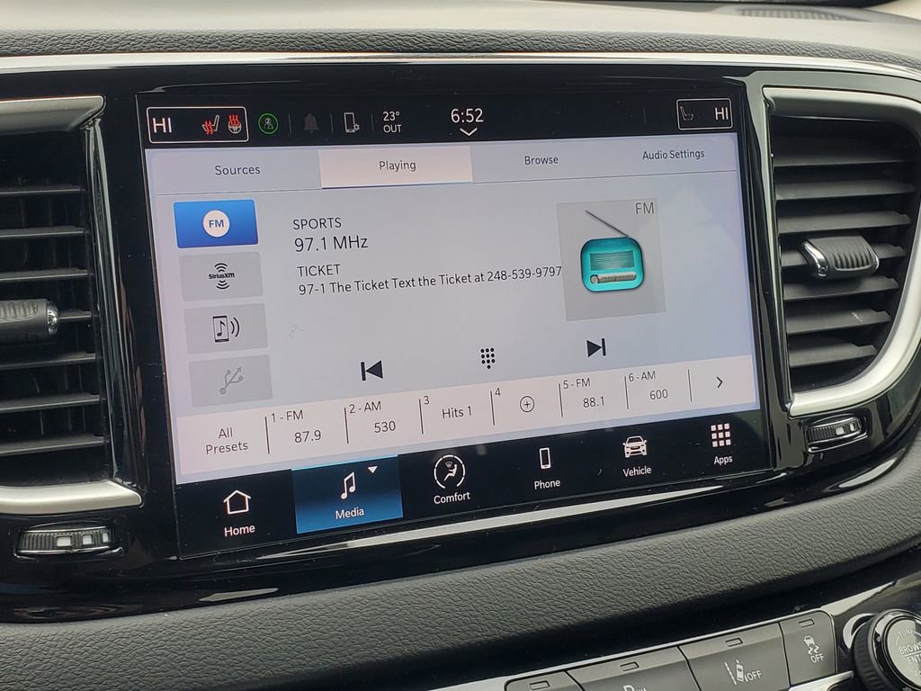 Used 2023 Chrysler Pacifica Touring-L image 25