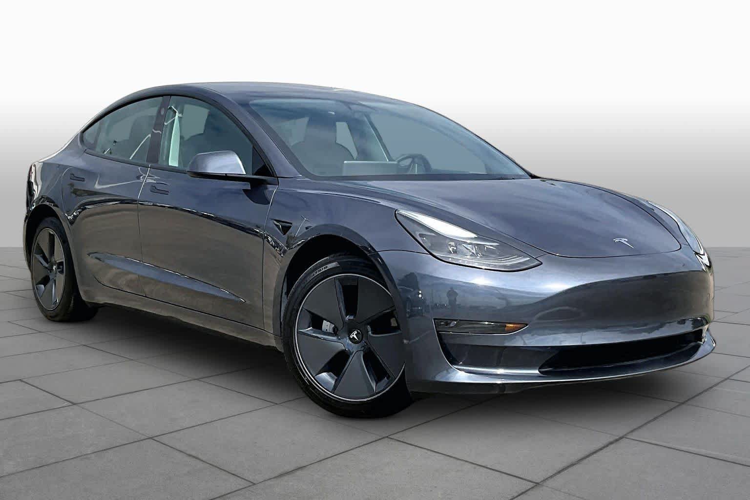 Used 2023 Tesla Model 3 Standard Range RWD image 2