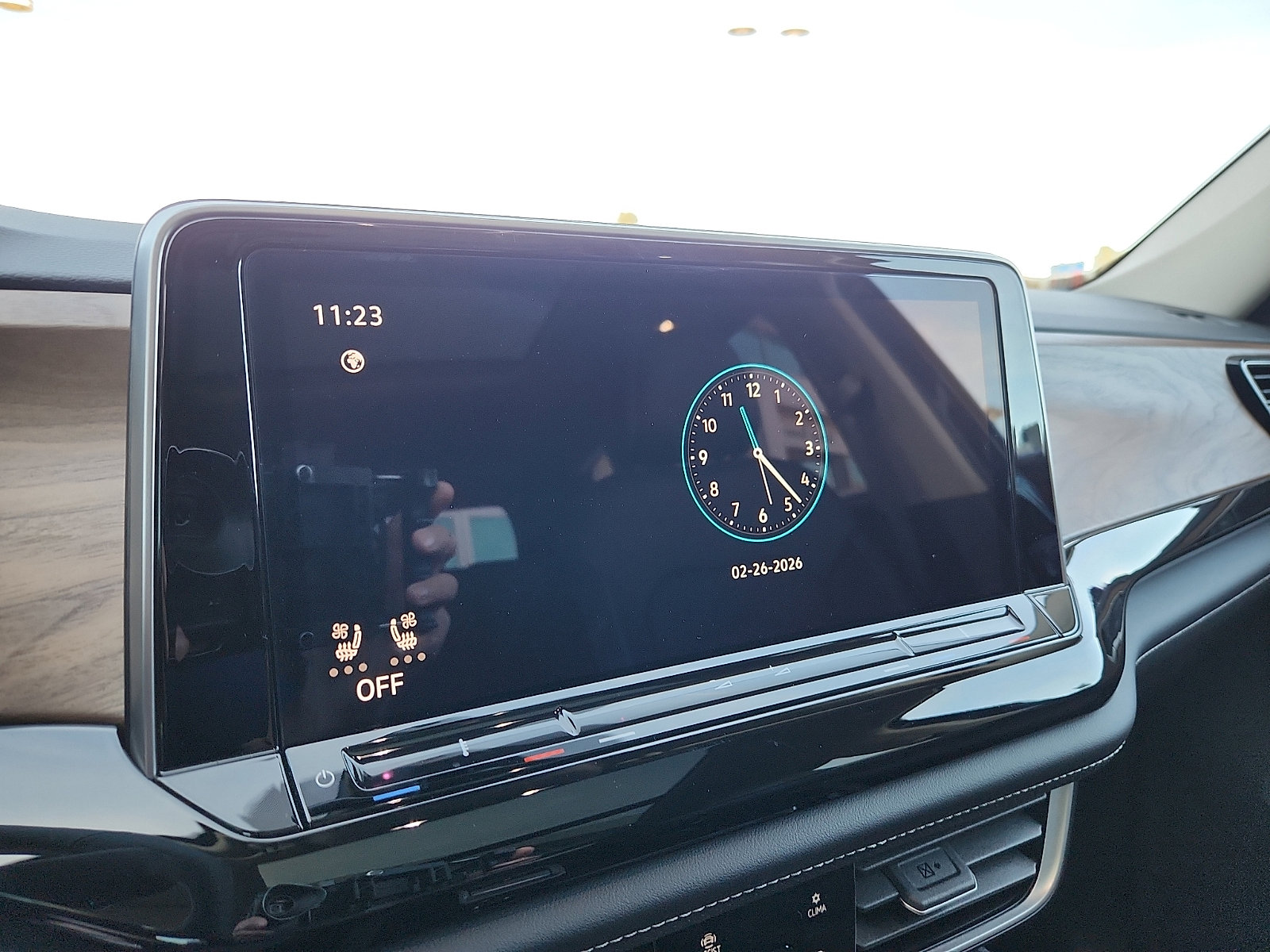 New 2026 Volkswagen Atlas SE FWD image 19