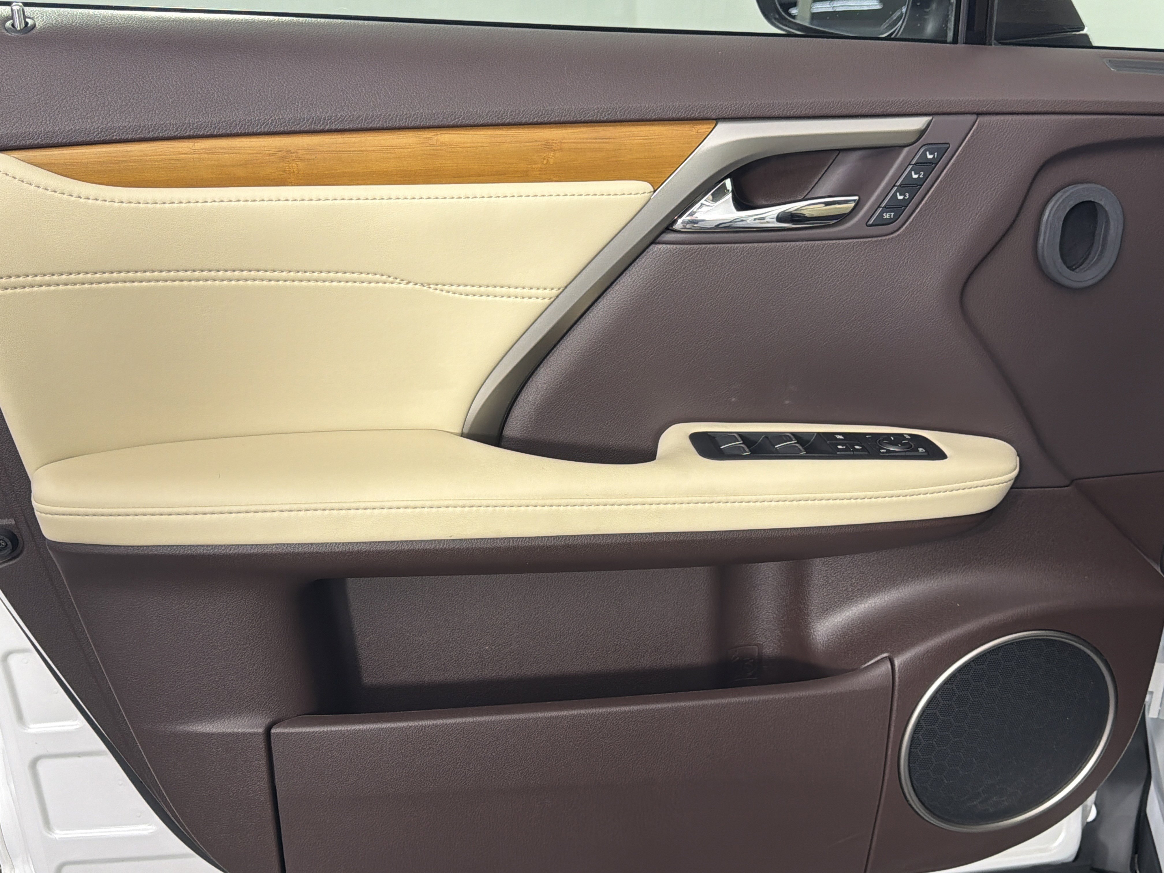 Used 2019 Lexus RX 450h AWD w/ Navigation Package image 9