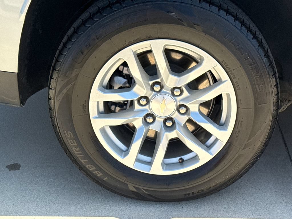 Used 2024 Chevrolet Tahoe LT RWD image 9