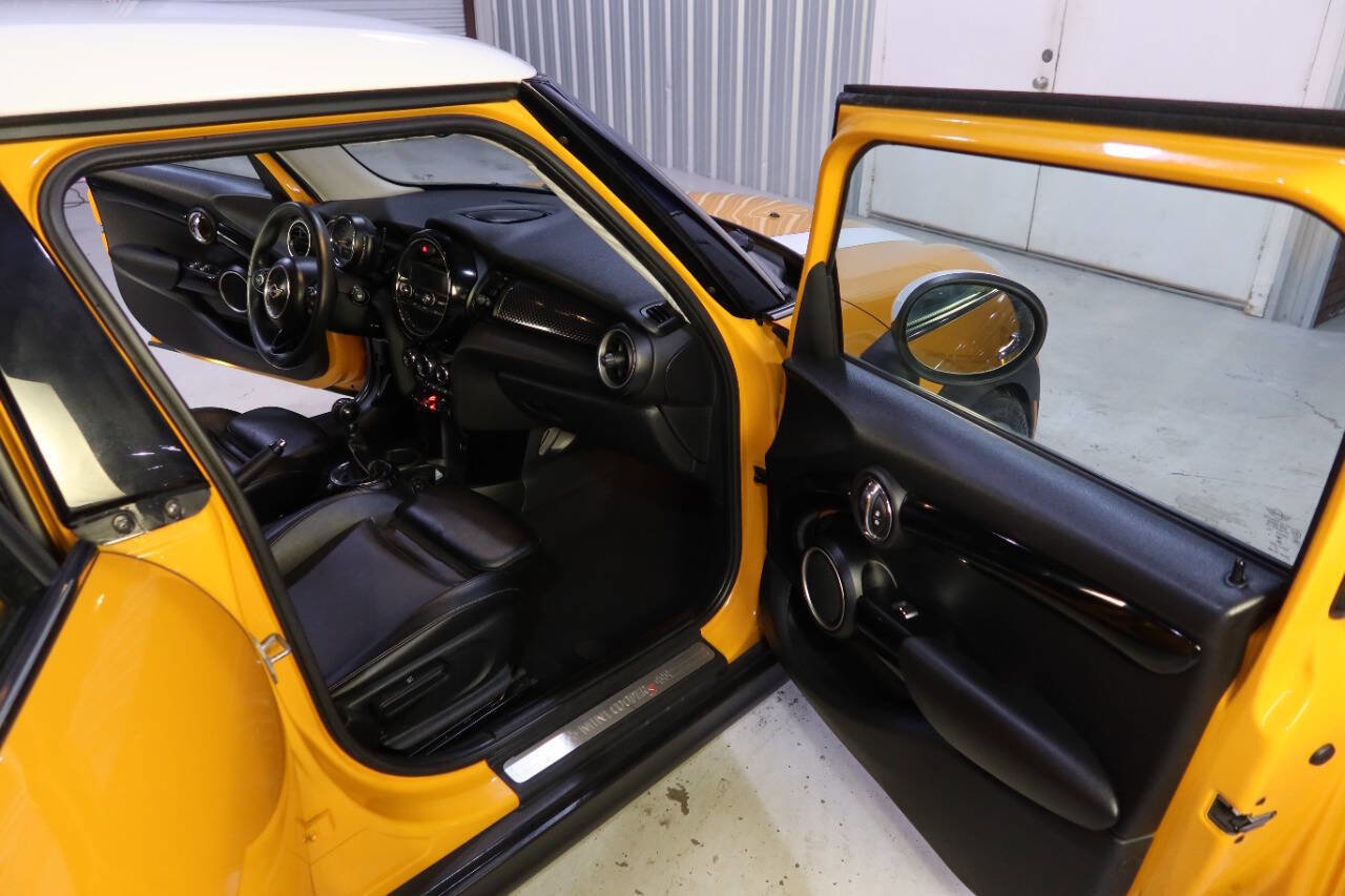Used 2015 MINI Cooper S image 12