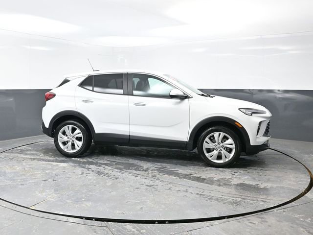 Used 2025 Buick Encore GX Preferred image 2