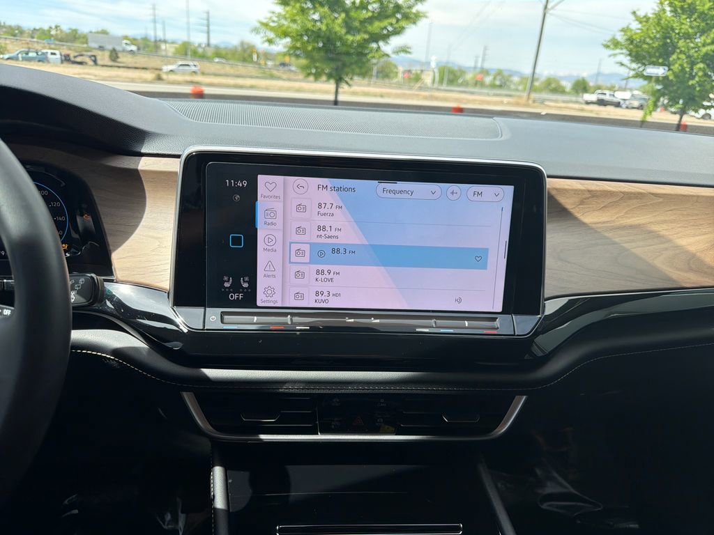 Certified 2024 Volkswagen Atlas SE w/ Black Wheel Package AWD/4WD image 20