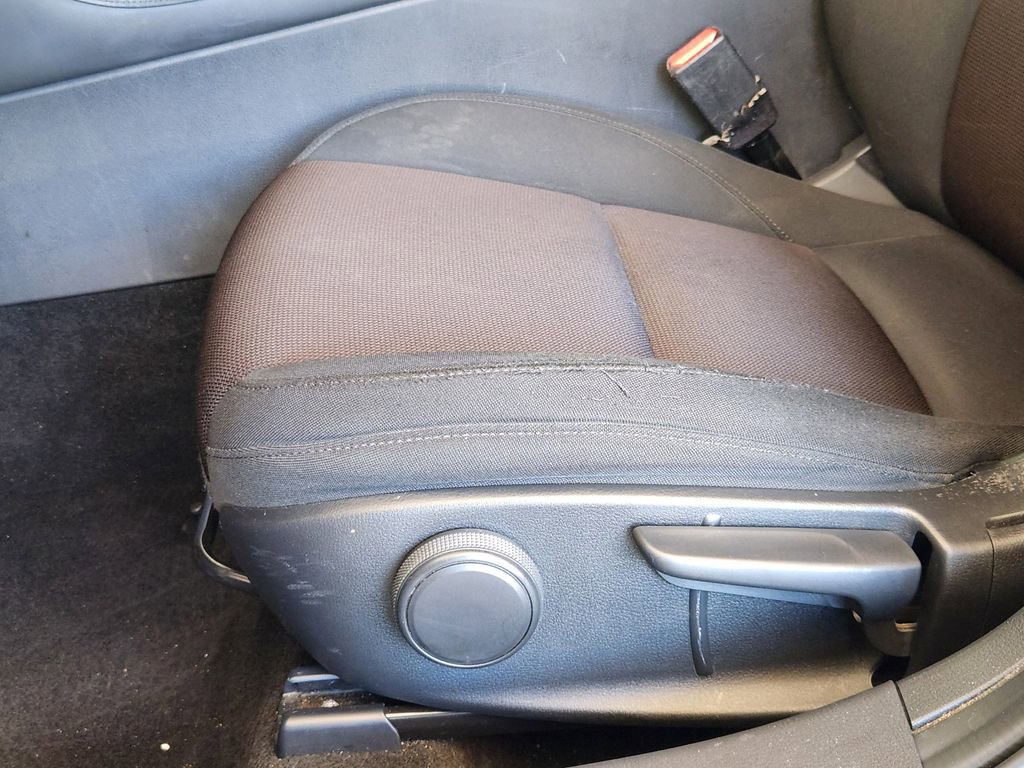 Used 2021 MAZDA MAZDA3 s image 23