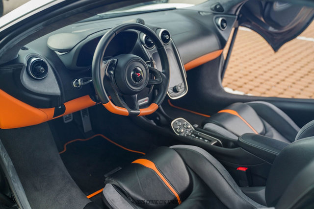 Used 2017 McLaren 570S Coupe RWD image 38