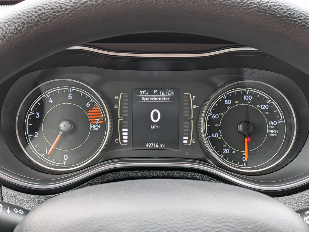 Used 2019 Jeep Cherokee Latitude w/ Popular Appearance Group FWD image 19