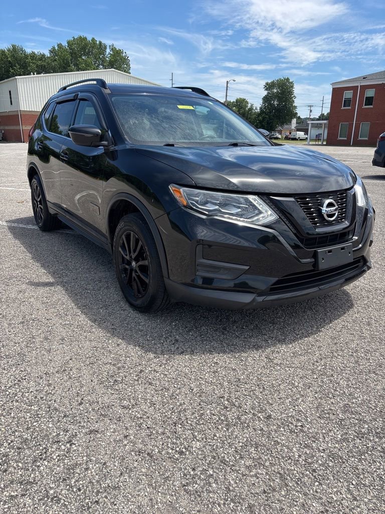 Used 2017 Nissan Rogue SV