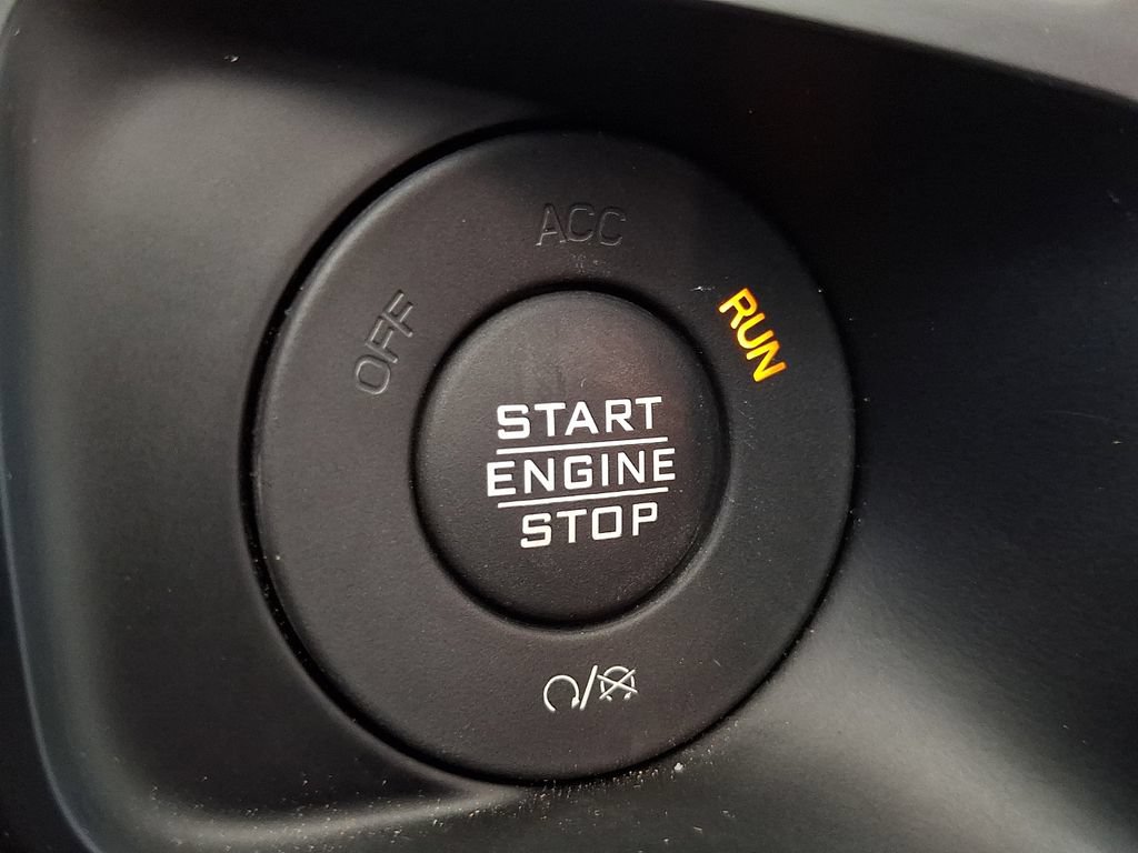 Used 2025 Jeep Wrangler Unlimited Sahara w/ Safety Group AWD/4WD image 24