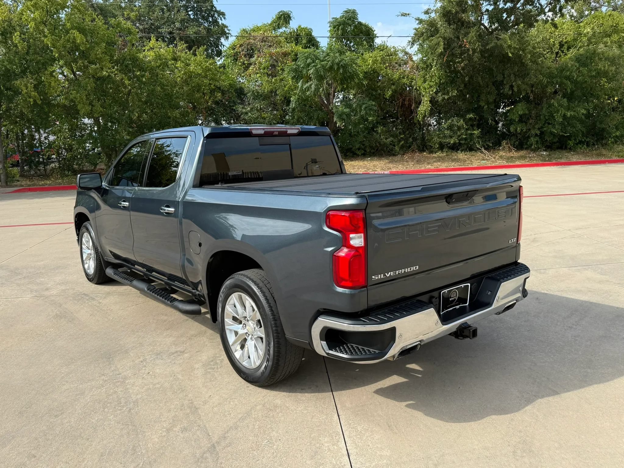 Used 2019 Chevrolet Silverado 1500 LTZ w/ LTZ Texas Edition AWD/4WD image 4