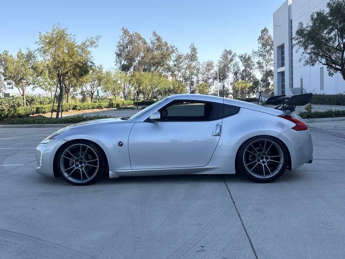 Used 2013 Nissan 370Z Coupe RWD image 6