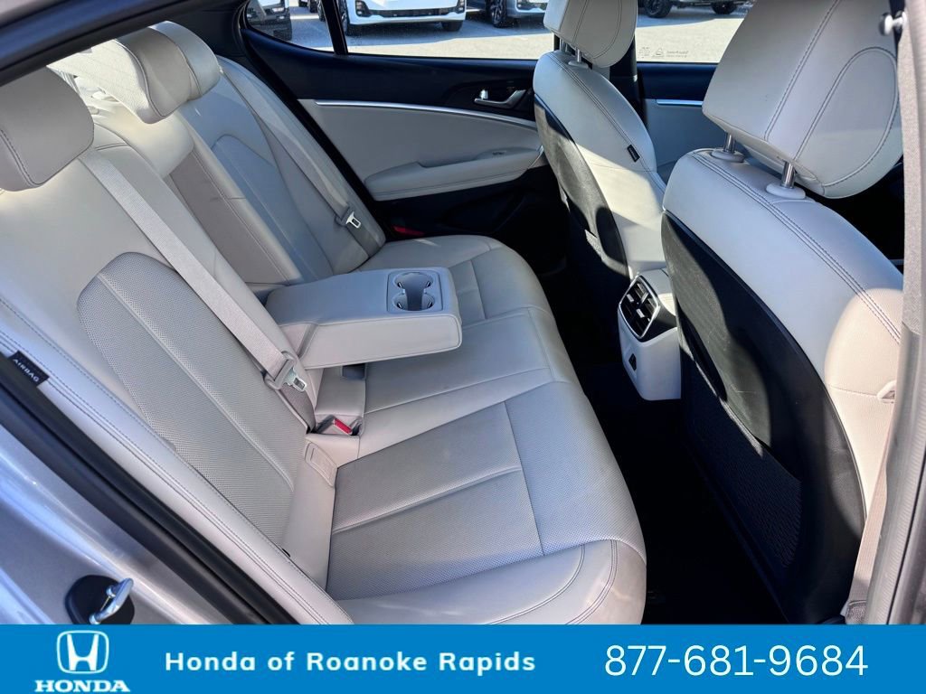 Used 2024 Genesis G70 2.5T image 30