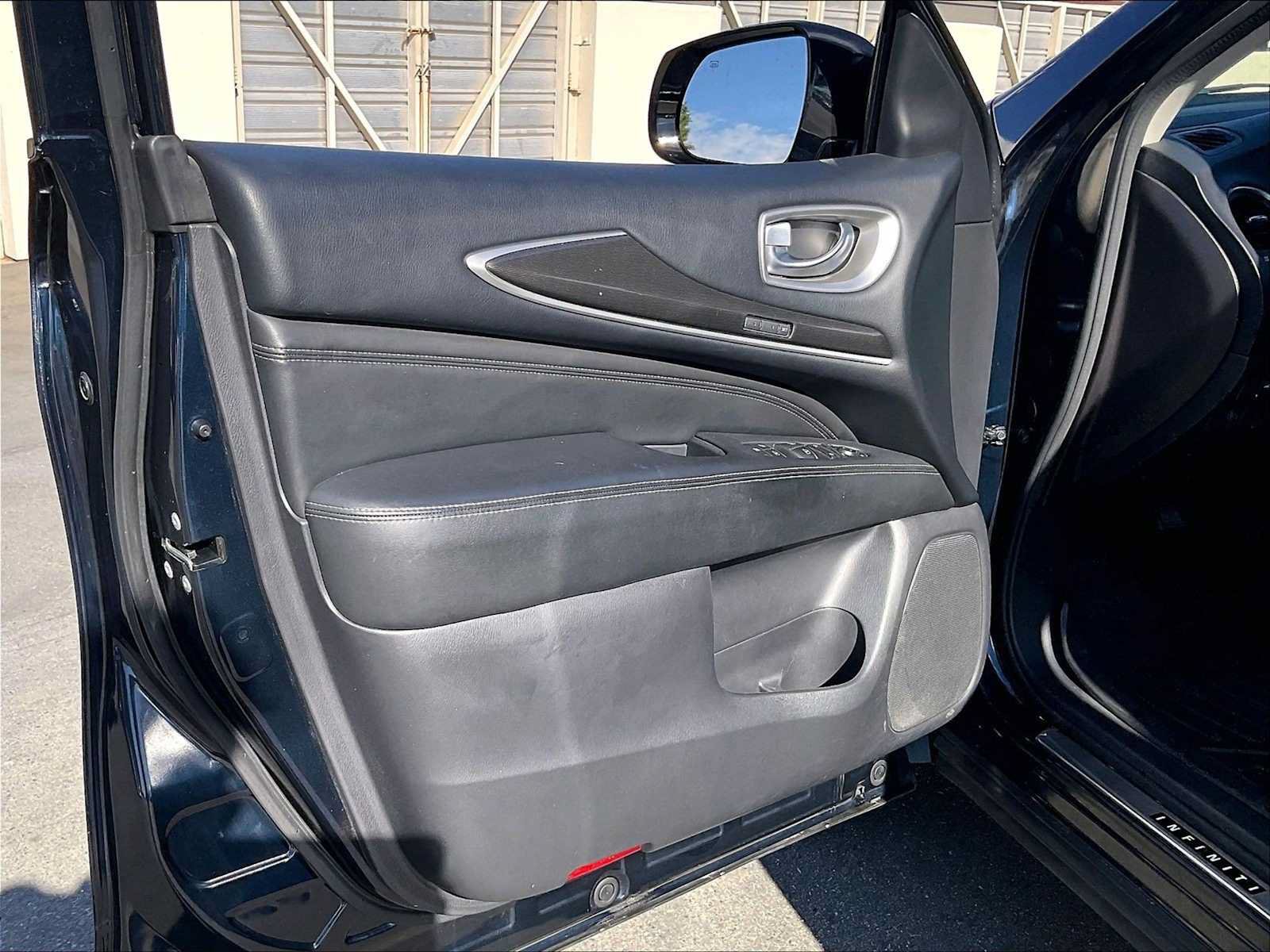 Used 2016 INFINITI QX60 FWD w/ Premium Plus Package image 24