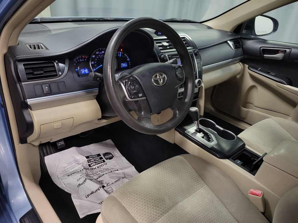 Used 2014 Toyota Camry LE FWD image 16