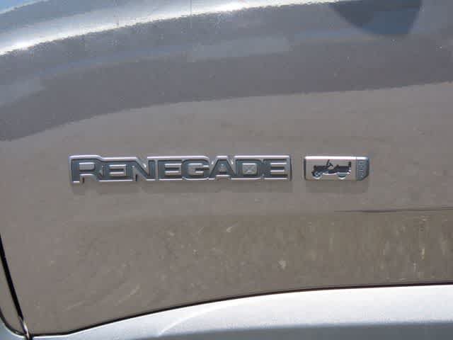 Used 2021 Jeep Renegade Latitude AWD/4WD image 7