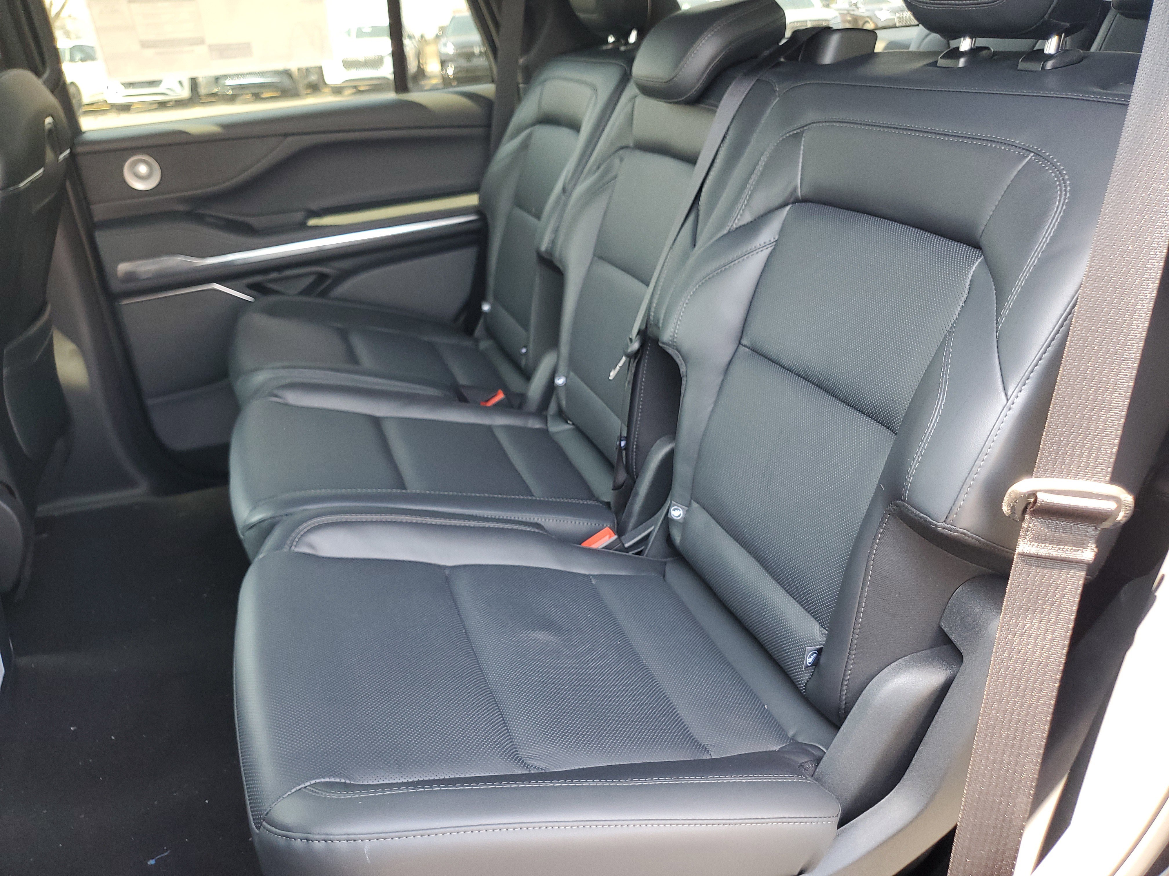 New 2026 Lincoln Navigator Reserve image 30