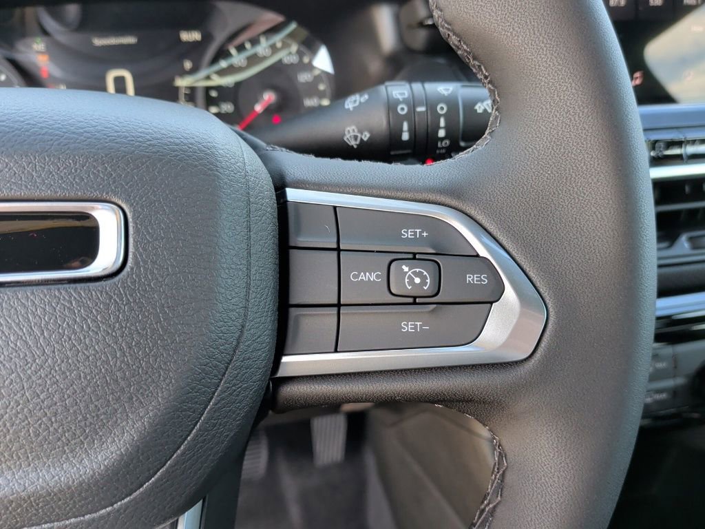 New 2026 Jeep Compass Latitude AWD/4WD image 18