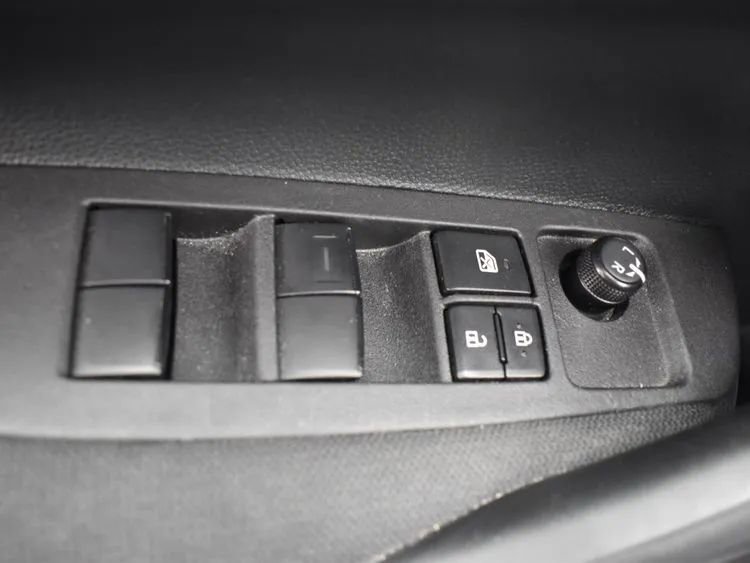 Used 2025 Toyota Corolla LE image 21