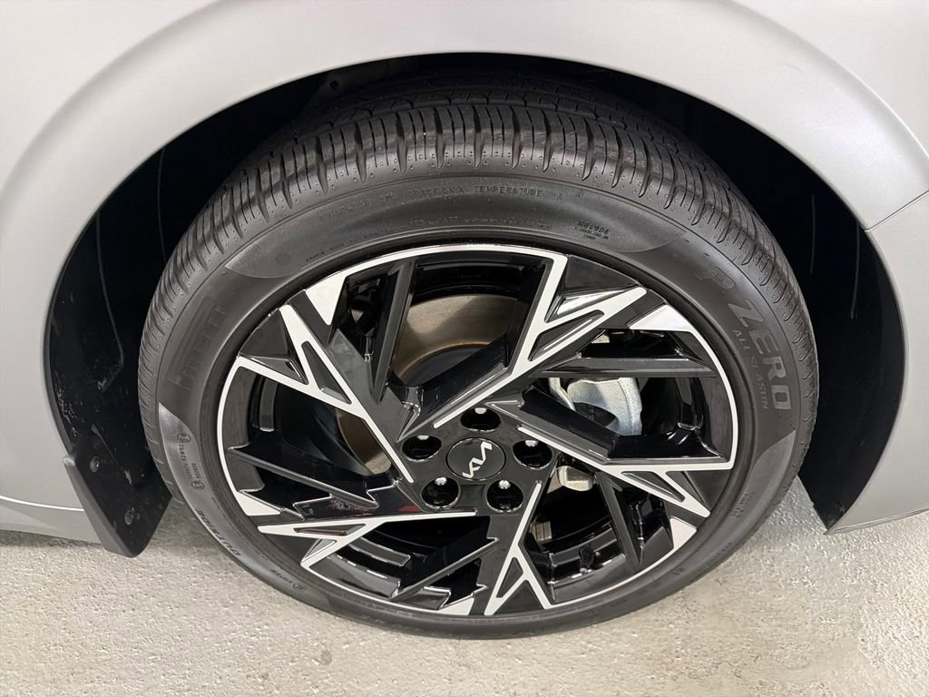 Used 2025 Kia K5 GT-Line w/ GT-Line Premium Package FWD image 4